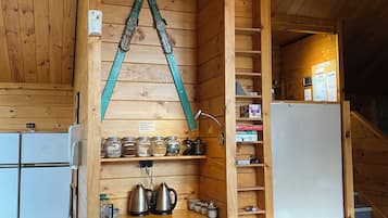 Cabin | Living area | Fireplace