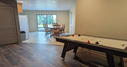 Hawk's Nest
Entire 1650 Sqft lower level.