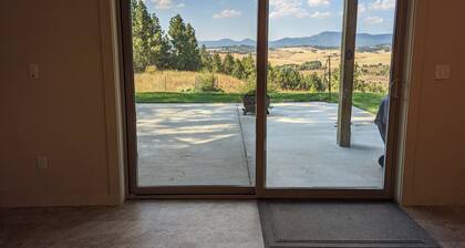 Hawk's Nest
Entire 1650 Sqft lower level.