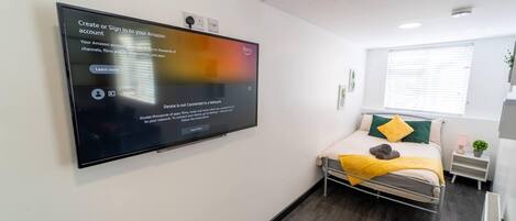 Iron/ironing board, WiFi