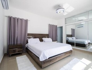 3 Schlafzimmer, Reisekinderbett, WLAN, Bettwäsche