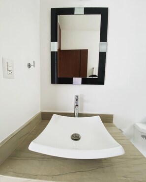 Dusche, Handtücher, Toilettenpapier