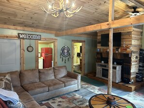 TV connectée, cheminée, jeux vidéo