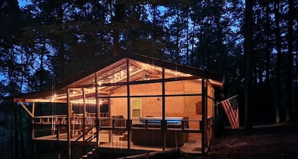 Cozy cabin near hocking hills & tar hollow state park atvs & pets welcomed