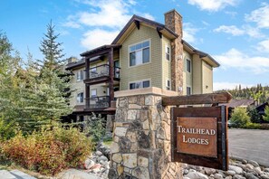 Exterior - Luxury Condo 224 I Pool I Club House I Hot Tub I Views I Best Price I Discounted Attractions (Winter Park)