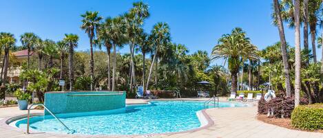 Een verwarmd zwembad