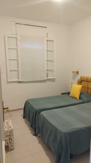 2 bedrooms, bed sheets