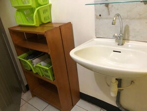 Interior - Cosy and safe appartement with xl terrace.  10 minutes from Paramaribo center.  (Paramaribo)