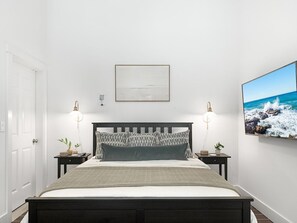 1 bedroom, free WiFi, bed sheets - Perch - Baker's Acres: Tranquil Studio on View Property (Langley)