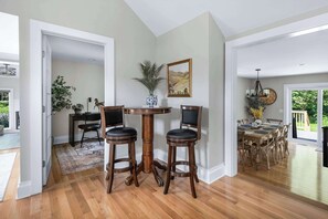 Dining - Pet Friendly-Fenced Yard-Near Downtown (Skaneateles)