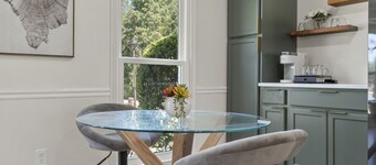 Spacious & Cozy ~ Close to Fort Moore ~ Pool Table