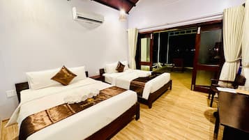 Luxury Quadruple Room | Premium bedding, pillowtop beds, individually furnished, desk