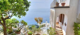 Villa Marica: A bright and sunny apartment located in the center of Positano, with Free WI-FI.