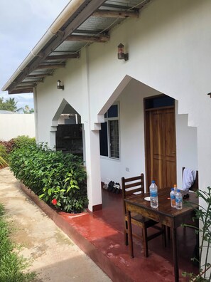 Outdoor dining - Experience sweet home with  good space for you holiday (Unguja)