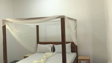 8 bedrooms, free WiFi, bed sheets, wheelchair access