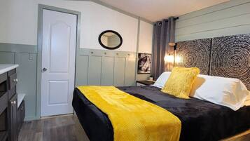 1 室のベッドルーム、デスク、アイロン / アイロン台、WiFi