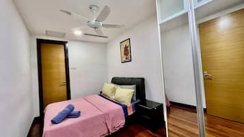 3 slaapkamers, een strijkplank/strijkijzer, wifi, beddengoed