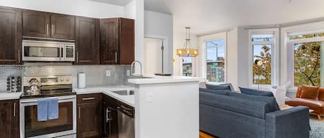 Fridge, microwave, oven, stovetop