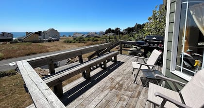 A petite retreat, Family/Pet friendly-Amazing view and location!