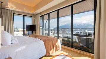 6 Bedroom Penthouse Residence with Onsen (Dual Key) | Premium bedding, in-room safe, soundproofing, cots/infant beds