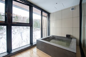 3 Bedroom Premier Residence with Onsen | Bathroom | Free toiletries, hair dryer, bathrobes, slippers