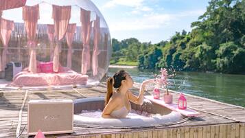 Suite | 1 bedroom, individually decorated, individually furnished, desk