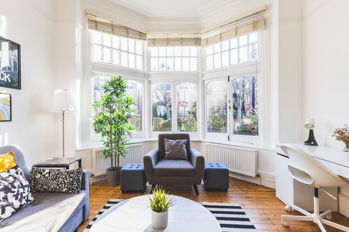 Super 1 bed flat in Muswell hill with private garden