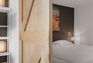 4 Schlafzimmer, Schreibtisch, Bügeleisen/Bügelbrett, WLAN