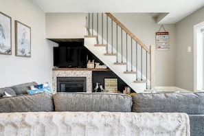 Smart-TV, Kamin, BĂŒcher