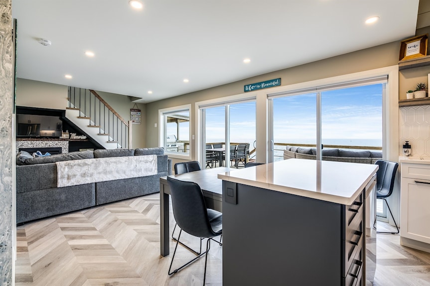 Sunset Beach Escape Lake House - Leamington
