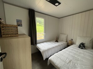 3 bedrooms, iron/ironing board, free WiFi
