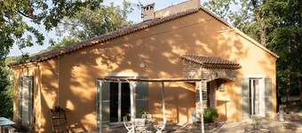 Ravissant Mas à Saignon Très Confortable, Piscine, Grand Parc, Animaux Acceptés