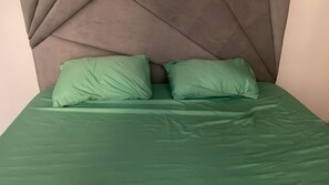 1 soverom, strykejern/-brett, wi-fi og sengetøy