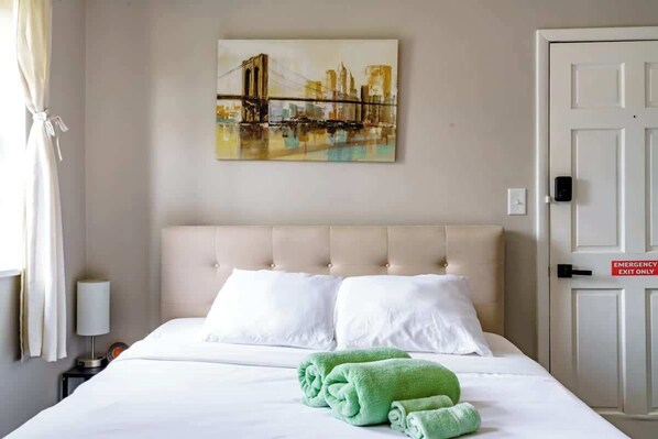 1 bedroom, desk, iron/ironing board, travel crib - Short North/Downtown | Near High St | Walk to Convention Center | 5,800+ Reviews (Columbus)