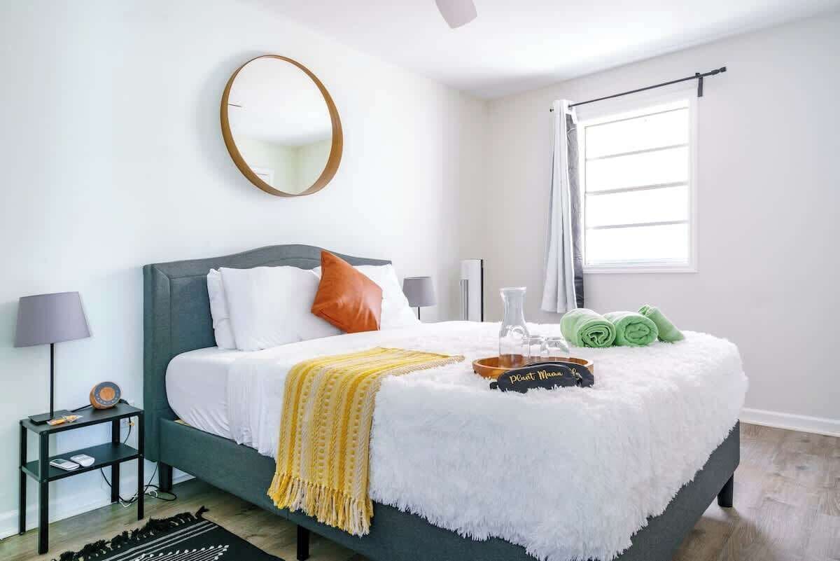 1 bedroom, desk, iron/ironing board, travel cot