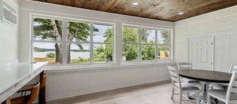 Sunset Cove- Lake Home, Dock, Fire Pit, Hot Tub, Game Room, Etc