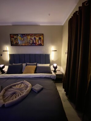 2 habitaciones, escritorio, tabla de planchar con plancha y wifi 