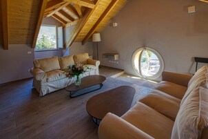 Design penthouse | Woonruimte | Een 40-inch televisie met digitale zenders