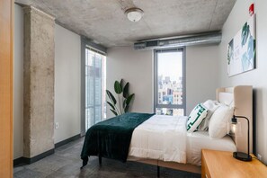 2 sovrum, skrivbord, strykjärn/strykbräda och gratis wi-fi