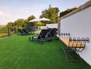 Outdoor pool - Coliving The VALLEY Portugal with Coworking Space open 24-7 (Vale de Cambra)