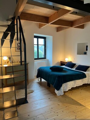 3 bedrooms, iron/ironing board, free WiFi