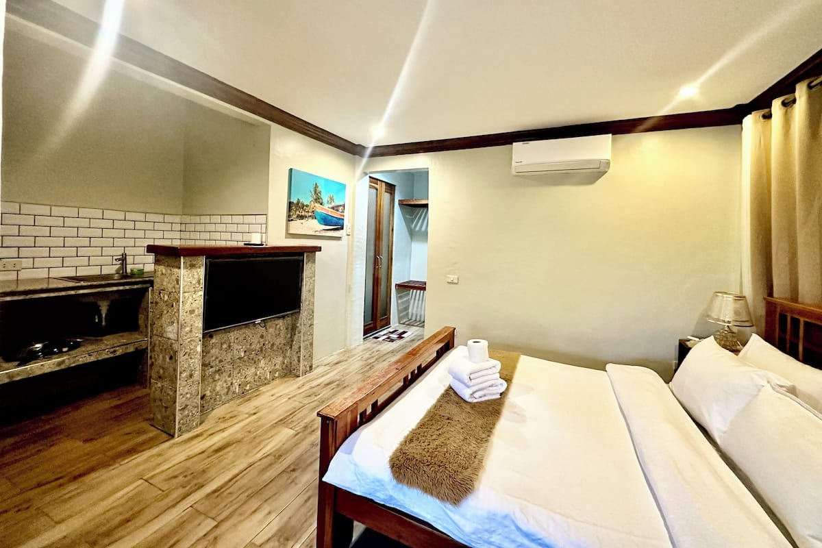 Deluxe Studio Suite