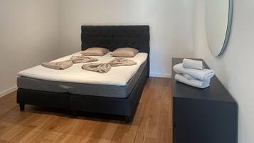 3 bedrooms, iron/ironing board, travel crib, free WiFi