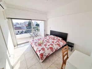 Standard Room | 1 bedroom, desk, iron/ironing board, free WiFi - City View Rooms (Larnaca)