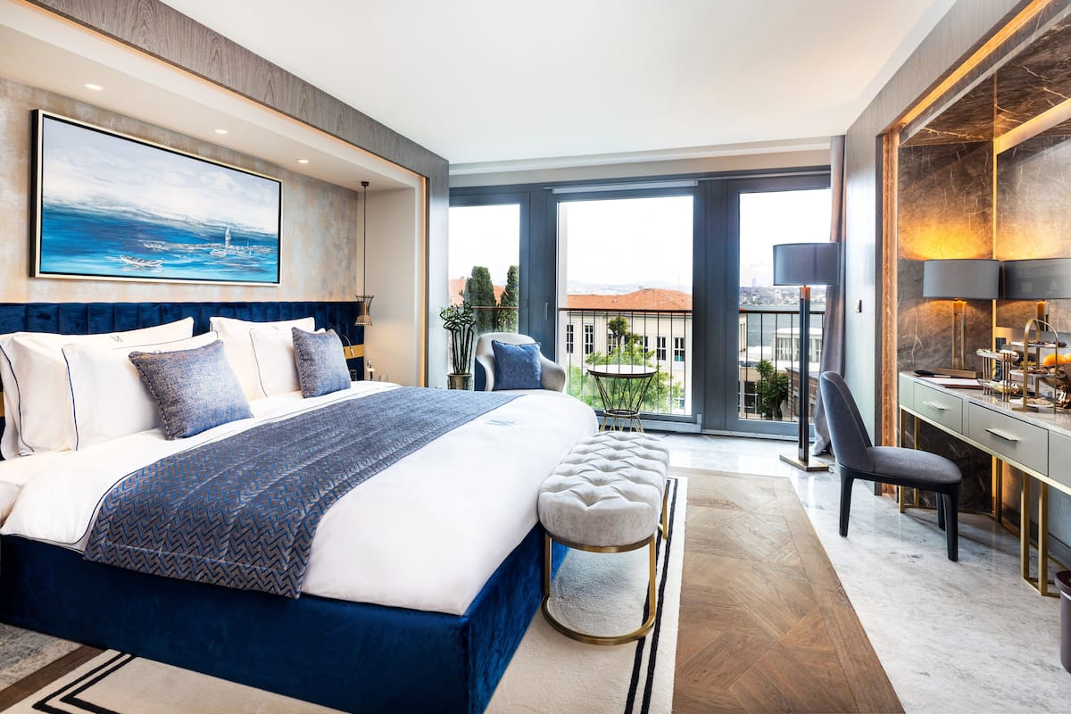 1 kamar tidur, seprai premium, selimut bulu angsa, dan minibar