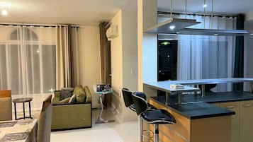 Premium Apartment, 2 Bedrooms, Garden View | 2 bedrooms, laptop workspace, blackout curtains, soundproofing