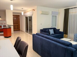 Signature Apartment, 2 Bedrooms, Garden View | Laptop workspace, blackout drapes, soundproofing, iron/ironing board - Appartements - Le Paradisier Ambatobe (Antananarivo)