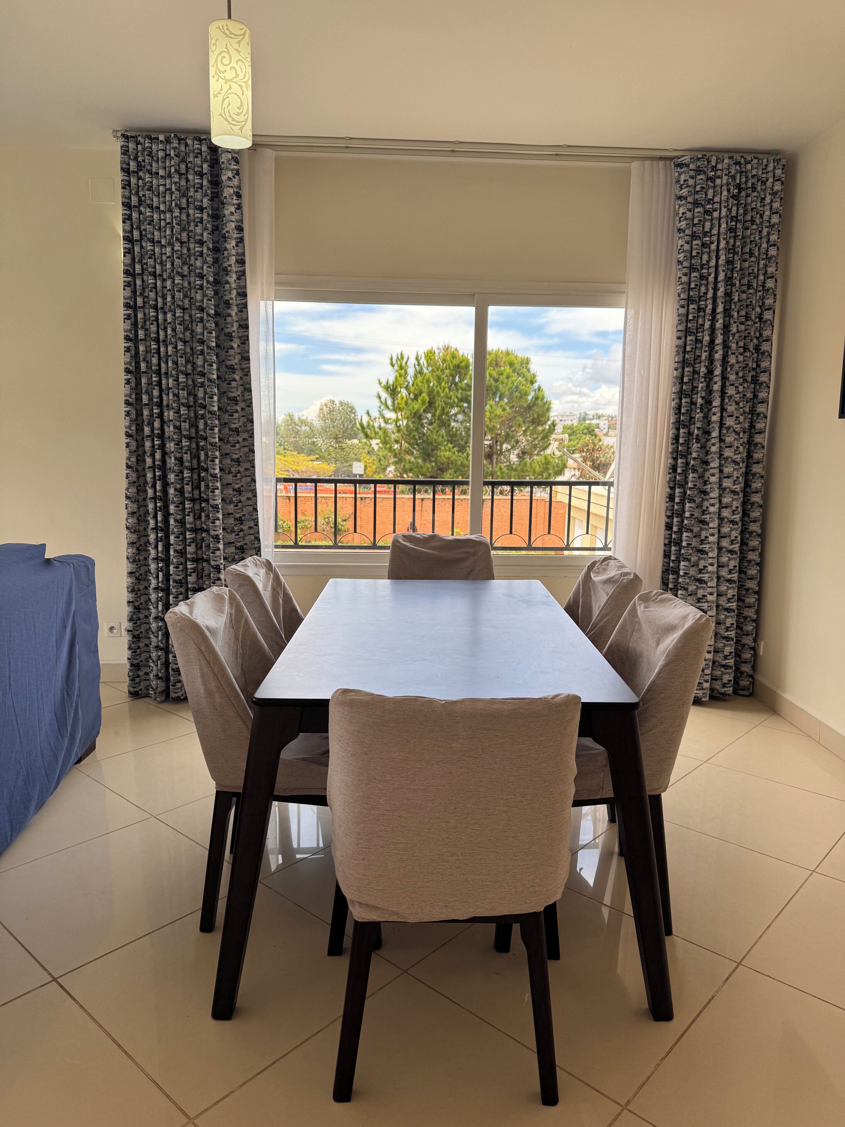 Signature Apartment, 2 Bedrooms, Garden View | Dining room