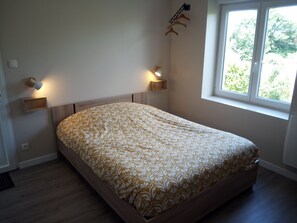 Apartamento clásico | 1 dormitorio, sistema de insonorización, wifi gratis y ropa de cama