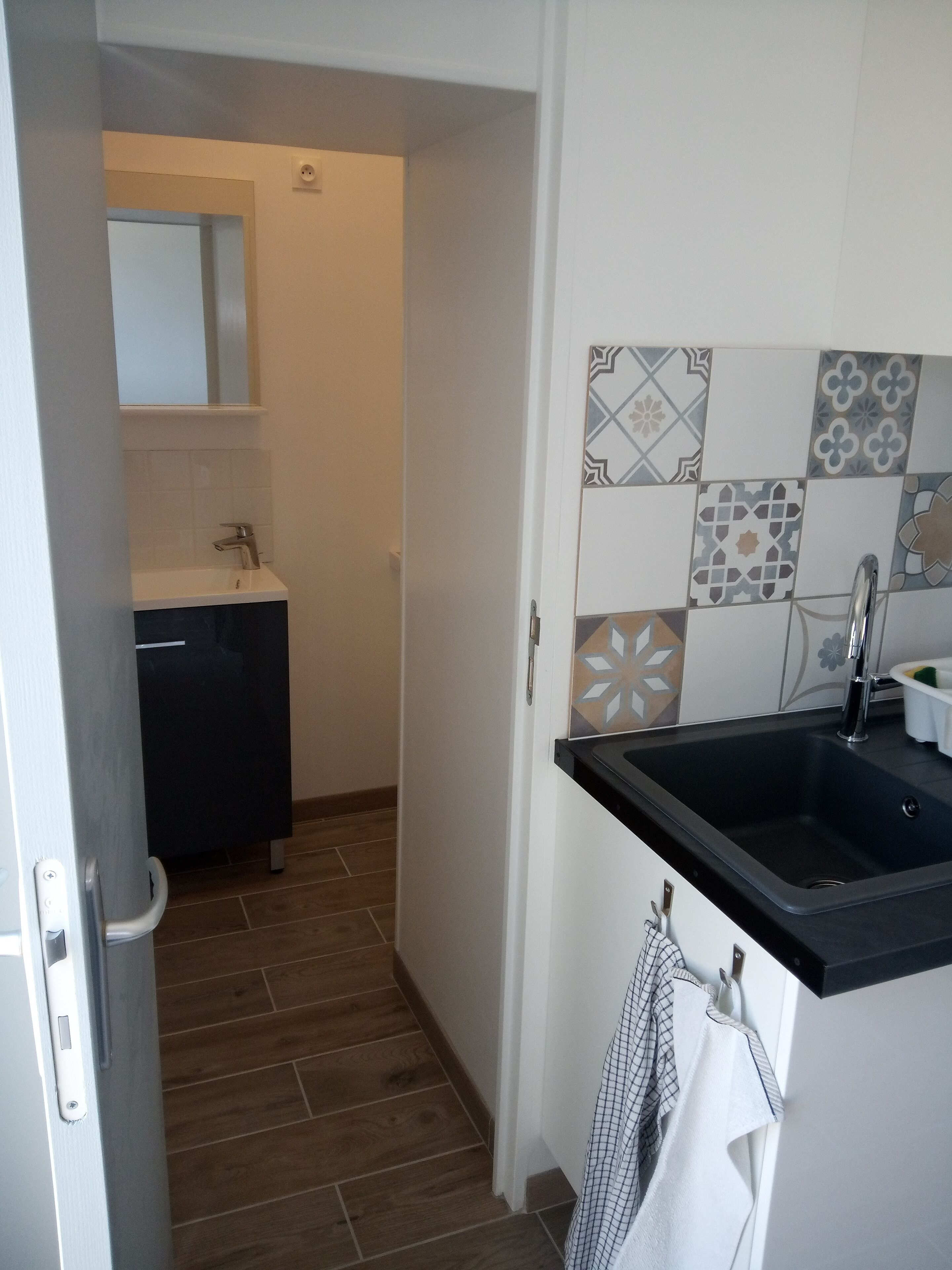 Departamento familiar | Baño | Regadera, regadera tipo lluvia, secadora de cabello, toallas 